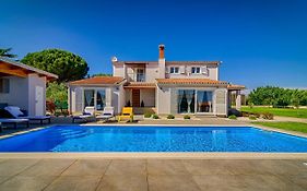 Villa Captain´s House, beheizter Pool und riesiger Garten
